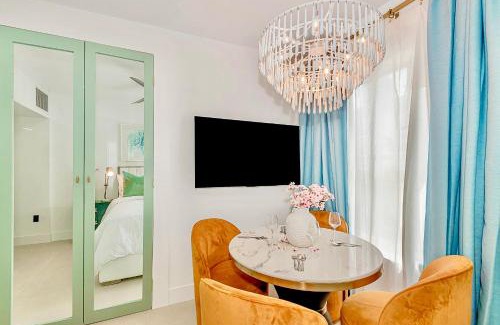 South of Fifth Apartment | 2-Min to Beach, Upscale Enclave