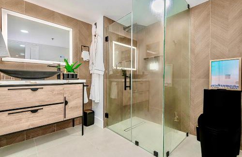 South of Fifth Apartment | 2-Min to Beach, Upscale Enclave