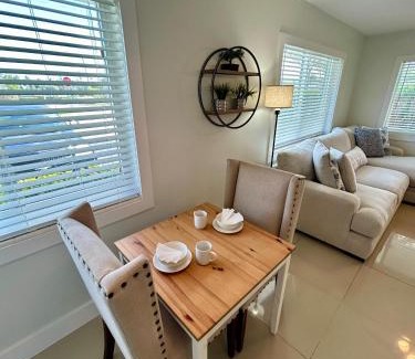 Lauderdale-by-the-Sea Apartment | 2 min walk to beach with free parking at Lauderdale 17-1