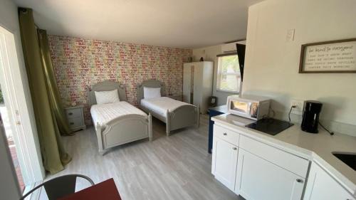 Lauderdale-by-the-Sea Apartment | 2 Min Walk To The Beach-all Renovated Studio #4
