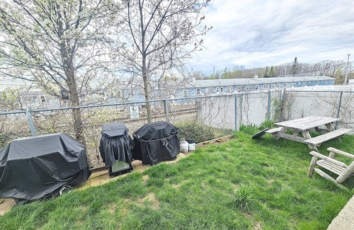 Old Orchard Beach Condo | 2 min walk to the beach. Pet friendly condo