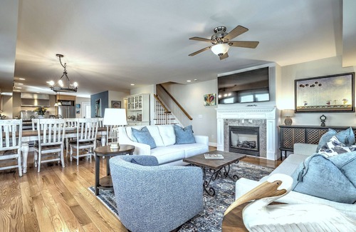 Devon House | 2 min walk to Wildermere Beach Beautiful 4-bedroom 3.5 bath Beach house AC WiFi