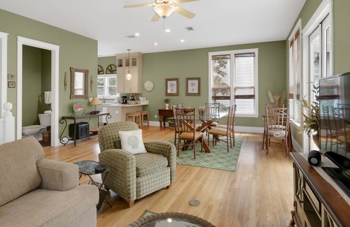 Seagrove Beach House | 2 Mins to the Gulf, Sleeps 10, Seagrove Beach + Free Attraction Tickets!