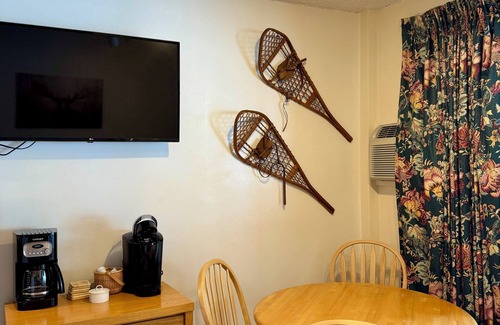 Jeffersonville Condo | 2-minute ski trail to the lift Smuggs Condo⭐️
