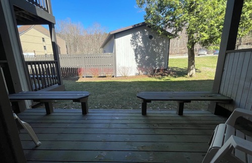Jeffersonville Condo | 2-minute ski trail to the lift Smuggs Condo⭐️