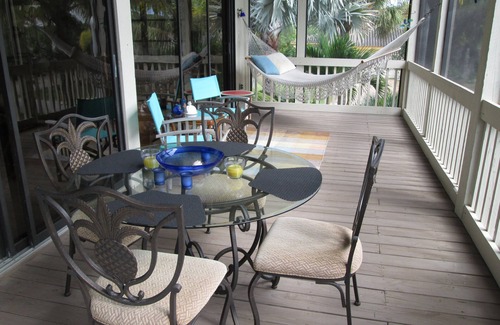 Sanibel House | 2 Minute Stroll To The Beach From The 'Beach House'
