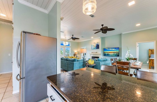 East End House | 2 minute walk to beach! 3br, 2 Bath. Dog Friendly!