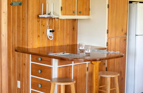 Man O War Cay House | 2 Minute walk to a stunning beach on the Atlantic ocean