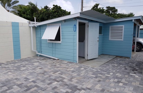 Rockley Apartment | 2 minute Walk to Beach, Newly Renovated, 2 Bedroom 2 Bathroom Apartment #1