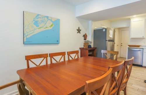 Isle of Palms House | 2 Minute Walk to Quiet Section of Beach! Covered porch, outdoor shower, renovated kitchen & more!