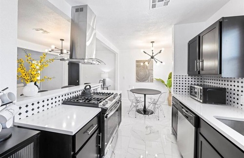 Central Oklahoma City House | 2 minutes from OU Medical Center, and under 10 minutes from most major hot spots
