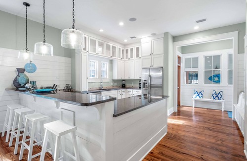 Watercolor House | 2 Minutes to Camp Watercolor with Carriage House, Golf Cart, Bikes, and More