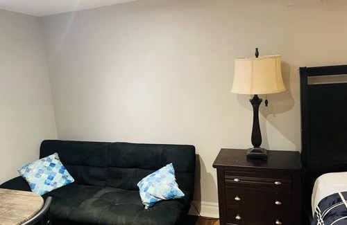 Westminster Apartment | 2 minutes to the mall, home away from home, cool neighborhood parks, restaurant.