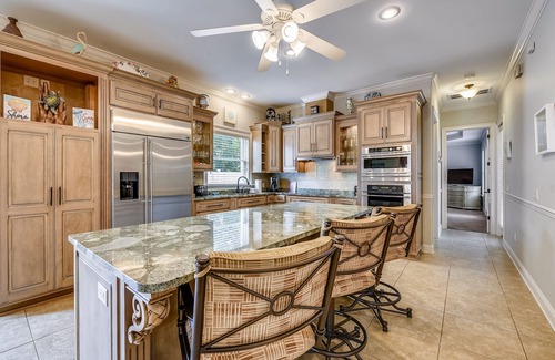 Bid-a-wee Beach House | 2 minutes walk from Bid-A-Wee beach Luxury house w/salt water pool