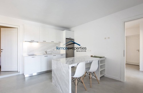 Koundouros House | 2 modern houses with 4 bedrooms, a swimming pool and a sea view