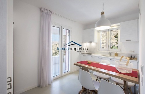 Koundouros House | 2 modern houses with a sea view & swimming pool, ideal for 2 families or friends