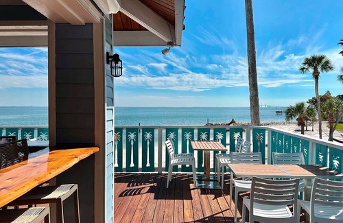 Pinellas Point House | 2 Modern Retreat Near Maximo Park & Downtown Dining Scene - Fort De Soto Nearby