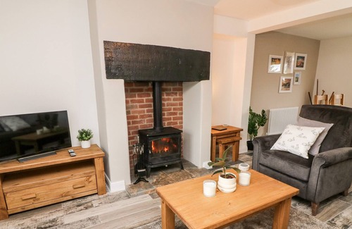 Knott End-on-Sea Cottage | 2 MORTON COTTAGES, pet friendly, with open fire in Garstang