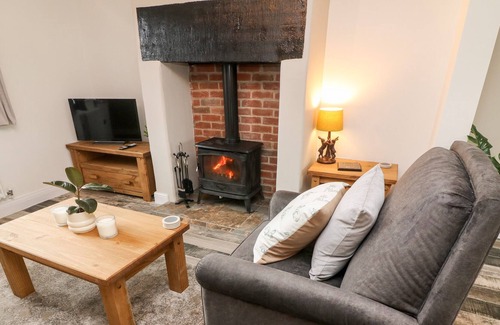 Knott End-on-Sea Cottage | 2 MORTON COTTAGES, pet friendly, with open fire in Garstang