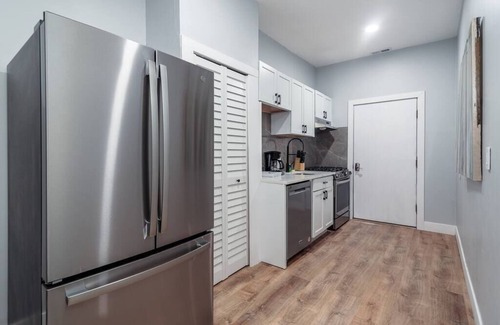 Old Town Hotel | 2 MTM Fully Furnished Rental in Old Town 2f&2r