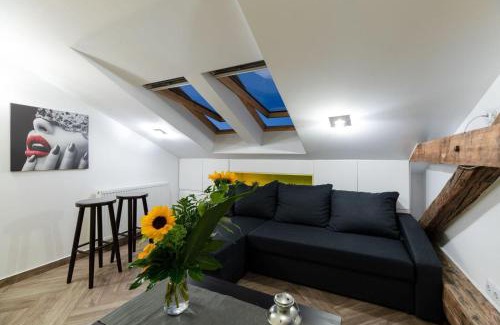 City Centre Apartment | 2 Nights Apartments - great location, right next to Main Rail and Bus Station, 10 min to Main Square by foot