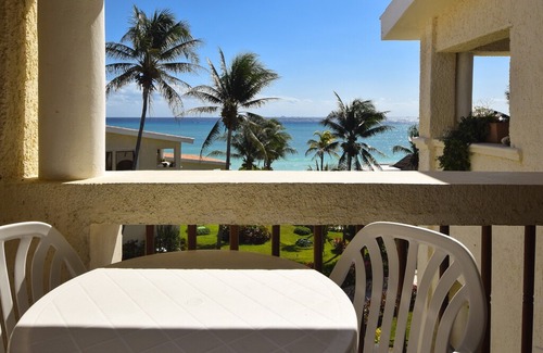 Playacar Fase I Condo | 2 Ocean View Terraces! Spacious, Split Level, 3 Bdrm, 3 Bath - XH7117