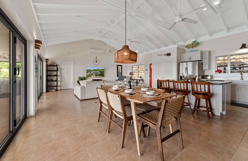 Estate Frenchman Bay Villa | 2 oceanfront suites with water access! Solar/batt