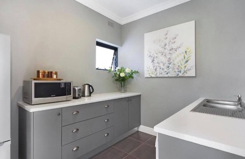 Tokai House | 2 On Lismore Guesthouse 3