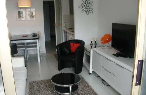 Villeneuve Loubet Beach Apartment | 2 P MARINA BAY OF ANGELS, magnificent sea views and direct access to the beach