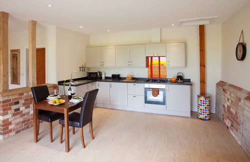 Halesworth House | 2 person romantic escape to the countryside with sunset views