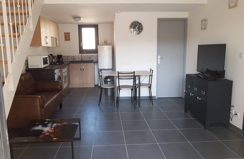 Vallon-Pont-d'Arc Cottage | 2-PERSON AIR-CONDITIONED GITE IN CENTER OF VALLON PONT D'ARC WITH PARKING