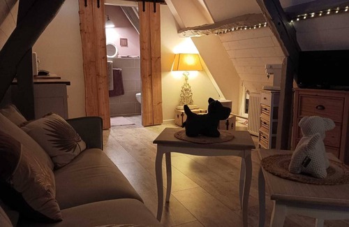 Moyaux Apartment | 2-person gîte with Spa, heated indoor pool, terrace and small garden