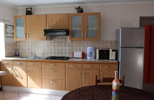 Plomodiern House | 2-person house with sea view 600 meters from the beach