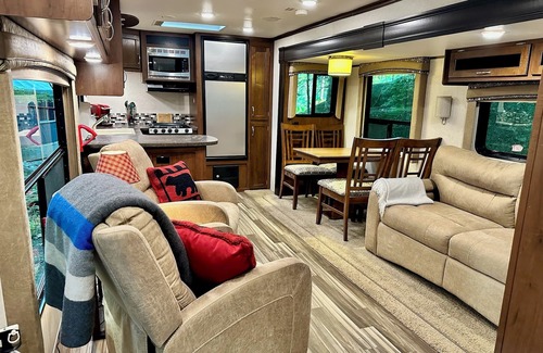 Warrensburg RV Rental | 2-Person RV on private lake with WIFI @ Daggett Lake
