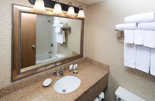 Kalispell Hotel | 2 Pet-friendly Units with Free Parking, Indoor Pool, Near Kalispell Center Mall!