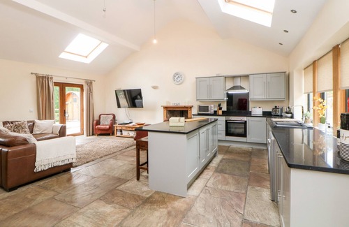 Hollow Meadows Cottage | 2 PHEASANT LANE, pet friendly in Bolsterstone/Ewden Village