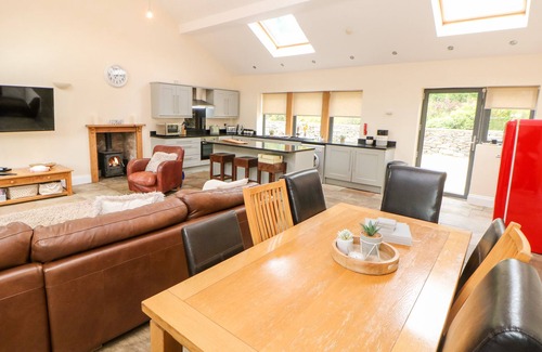Hollow Meadows Cottage | 2 PHEASANT LANE, pet friendly in Bolsterstone/Ewden Village