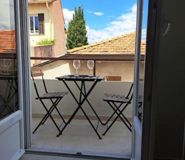 Saint-Laurent-du-Var Apartment | 2 pièces avec terrasse à 5 minutes de la plage N5