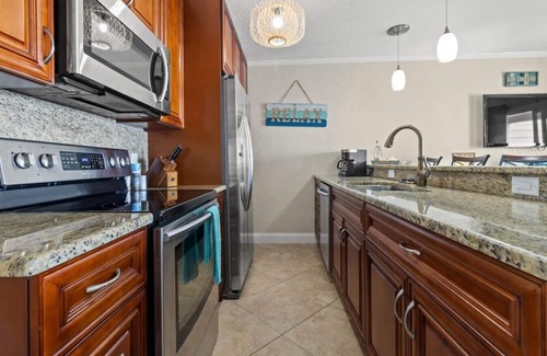 Rocky Point Condo | 2 PM Checkin- Heated Pool and Private Balcony