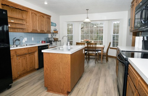 Sylvan Shores House | 2 Primary Suites! 4.5BR Beaver Lakefront, Lake view.