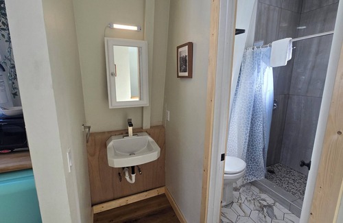 Mammoth Lakes Bed & Breakfast | 2 Queen Suite, Huge Deck, Free Breakfast!