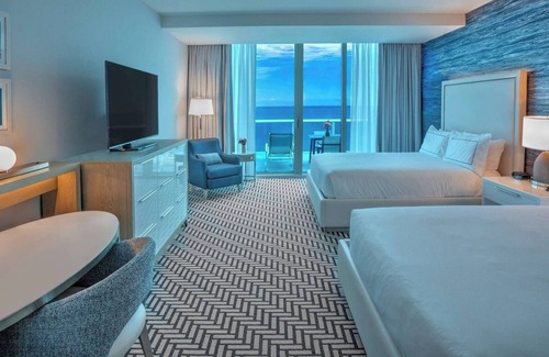 Central Beach House | 2 Queens Balcony Ocean Front