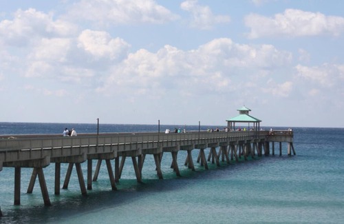 Hillsboro Beach House | 2 Relaxing Units w/ Beach Access! Onsite Pool, Parking, Pets Allowed!