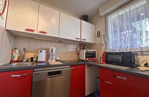 Boyardville Apartment | 2-Room Apartment with Balcony 700m from Beach