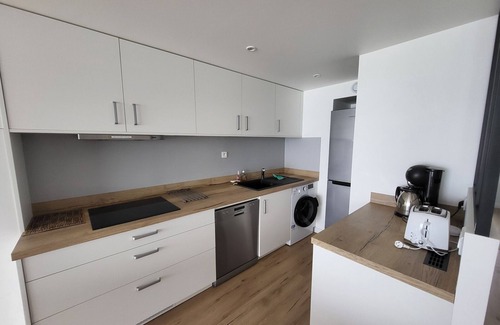 Les Sables d'Olonne Apartment | 2-room apartment facing the beach with balcony, equipped kitchen and TV