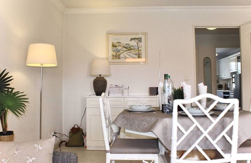 Villeneuve-Loubet Apartment | 2-room apartment with parking and air conditioning near the beach