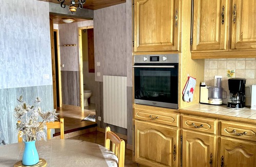 Puy-Saint-Pierre House | 2 room apartment in village house overlooking Briançon