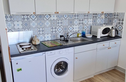 Vaux-sur-Mer Apartment | 2-room apartment 150m from the beach with parking