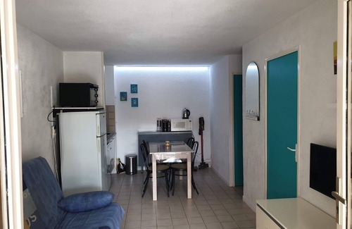 Leucate Apartment | 2-room apartment + air-conditioned cabin on garden level