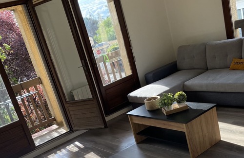 Cahors Apartment | 2 room apartment balcony parking near center
